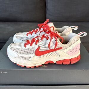 Nike GS Zoom Vomero 5 Valentine's Day White Red Casual HV5171-121 Women's Sz 7.5